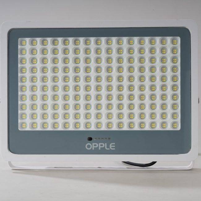 LED-Solar-Floodlight-E2-1-650x650